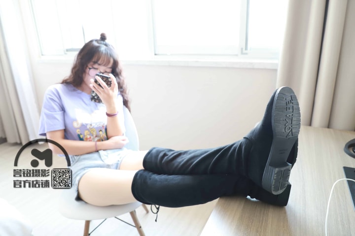 誉铭摄影脚底足控肉丝美脚《2020-29》74P
