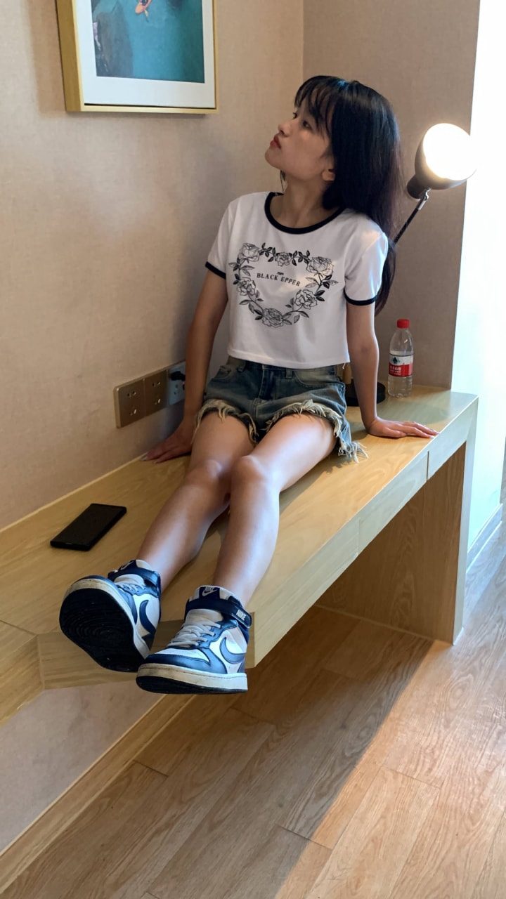 誉铭摄影白色丝袜足控《2022-8》113P+1V
