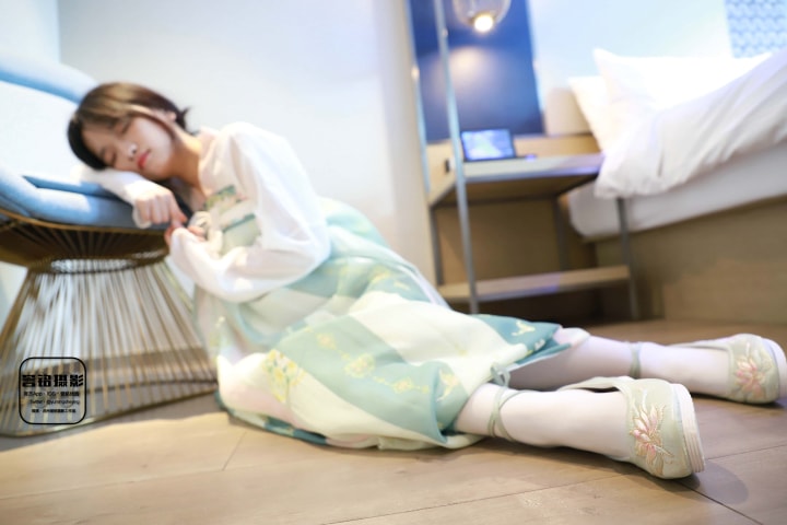 誉铭摄影汉服玉足小妹秀脚《2022-54》109P+1V