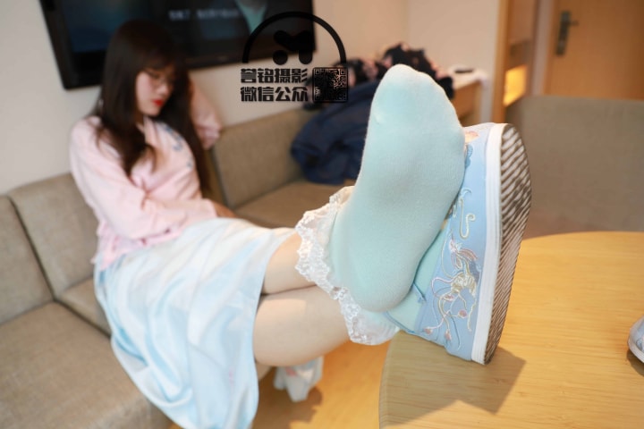 誉铭摄影汉服蕾丝袜少女挠脚心tk视频《2021-1》87P+1V