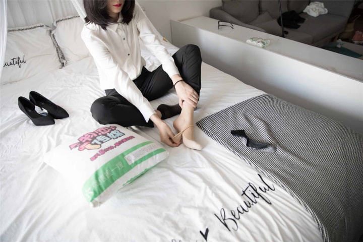 物恋传媒美脚视频202 船袜脚控美女的美脚丫26P+1V
