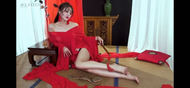 [Ligui丽柜光脚美足视频]-53 丝艺双绝 凉儿