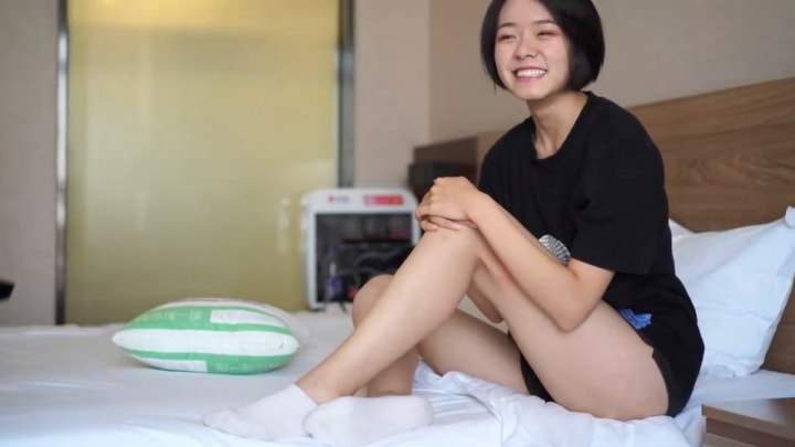 物恋传媒脚控视频237白色船袜女生的白嫩脚心