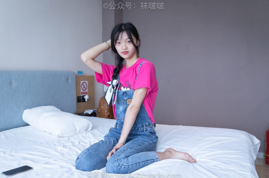 [袜啵啵]NO.024涵涵-板鞋、白棉袜、裸足 134P+1V