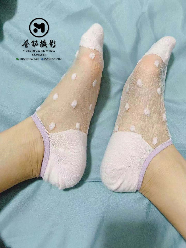 誉铭摄影《2019-11月份妹子学校寝室自拍美脚肉色丝袜足j作品》158P+23V